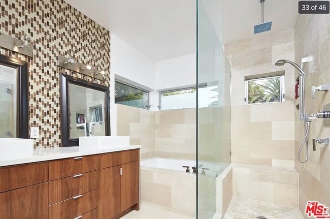 Building Photo - 4430 Lindblade Dr