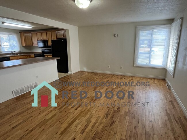 Building Photo - 512-514 21st Ave NE Great Falls, MT 59404