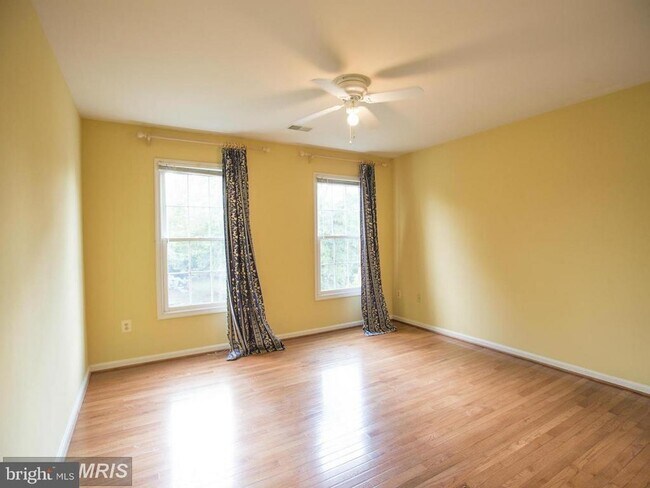 Building Photo - 13909 Willow Tree Dr
