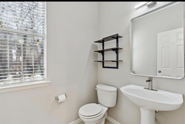 Building Photo - 152 Leonard St