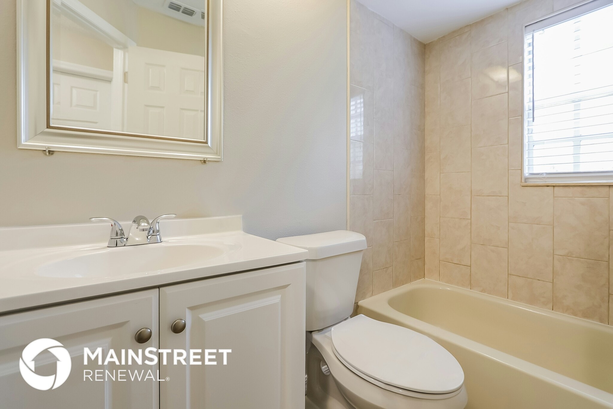 Building Photo - 2120 Redleaf Dr