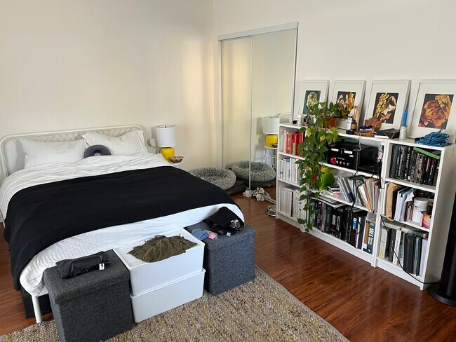 Spacious bedroom (furniture not included) - 4360 Stewart Ave