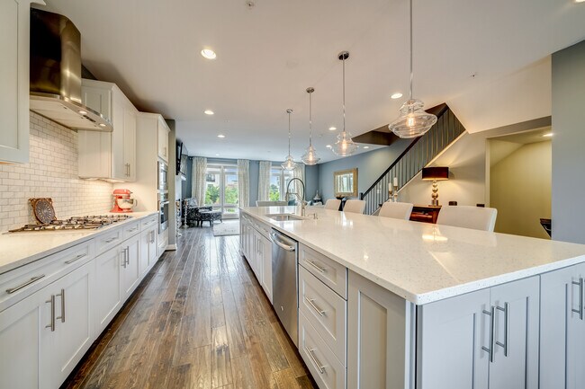 Building Photo - 1521 Ribbon Limestone Terrace SE