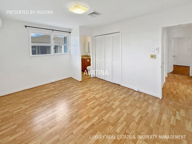 Building Photo - 1223 Manulani St