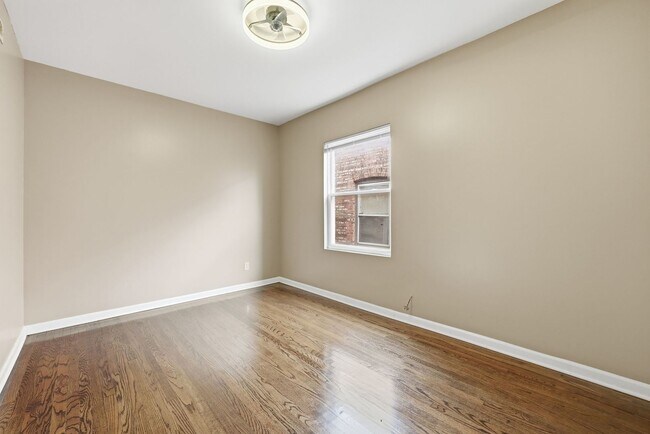 Building Photo - 8041 S Laflin St