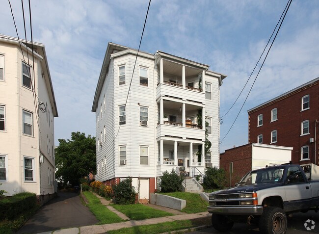 Building Photo - 40 Horace St