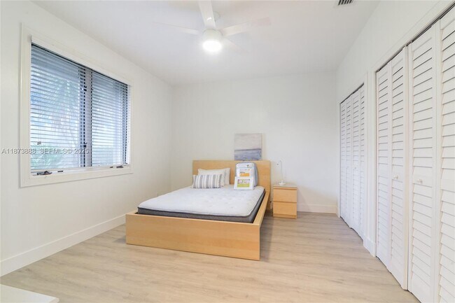 Building Photo - 3041 Birkdale Dr