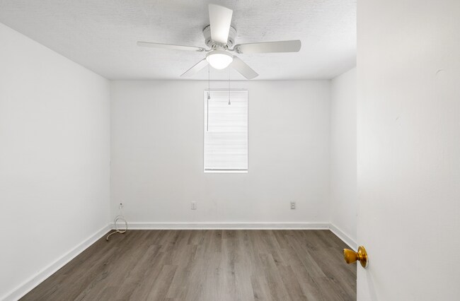 Building Photo - Spacious & Fully Renovated Prime North Charleston Location – Pre-Leasing Now!