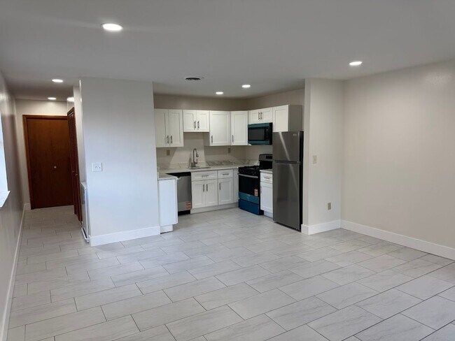 Building Photo - 1748 Jancey St