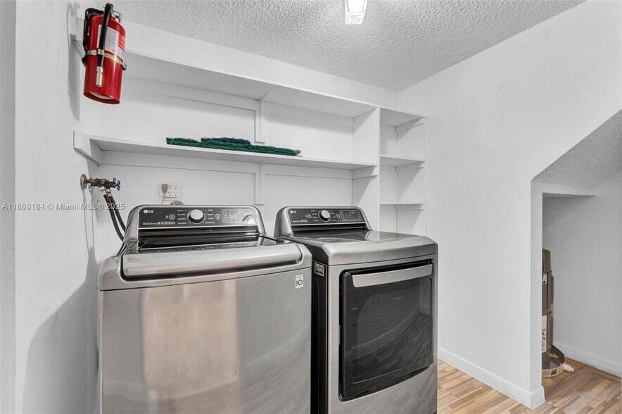 Building Photo - 2605 SW 73rd Way