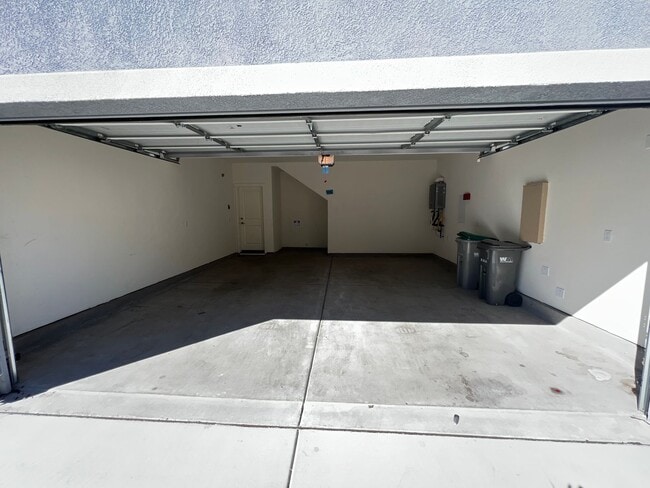 Building Photo - 3 Bed / 2.5 Bath | West Sacramento Home Av...