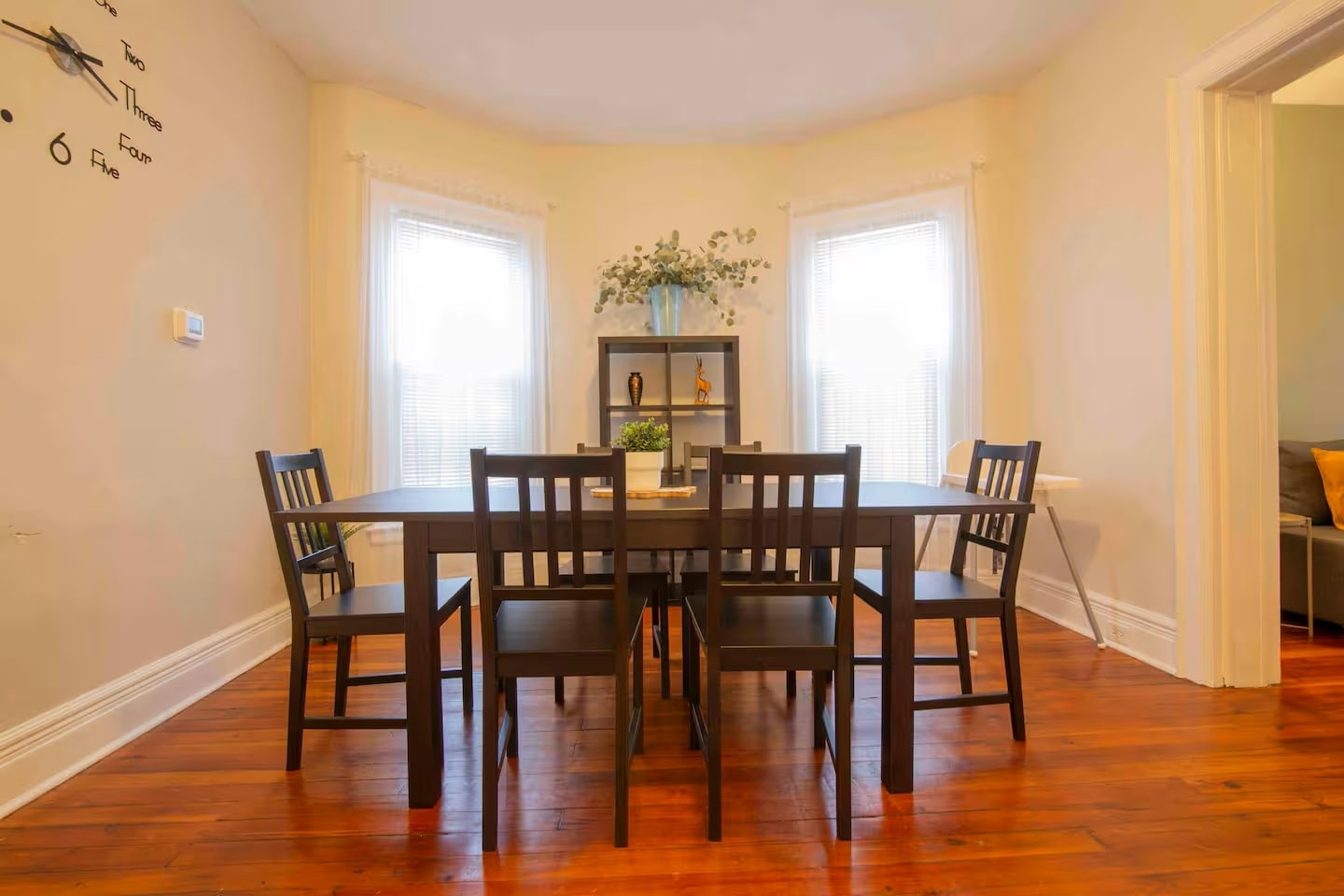 Building Photo - 203 W Tupper St