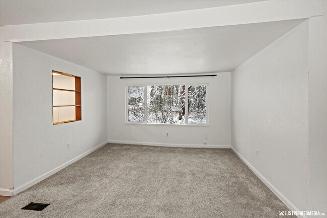 Building Photo - 20513 Scenic Dr