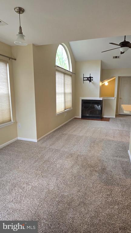 Building Photo - 208 Foxmeadow Dr