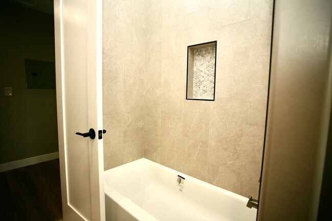 Building Photo - Valle Caballo Ln