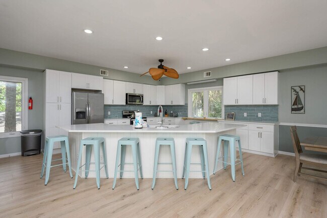 Building Photo - 3 Cassina Ln