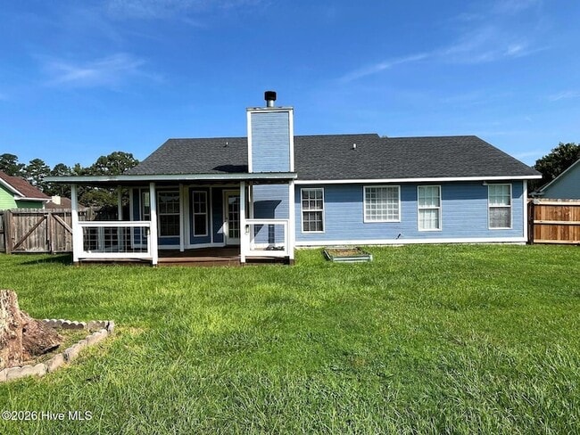 Building Photo - 108 Chapel Hill Dr
