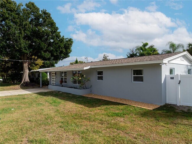 Building Photo - 4712 W Bay Ave