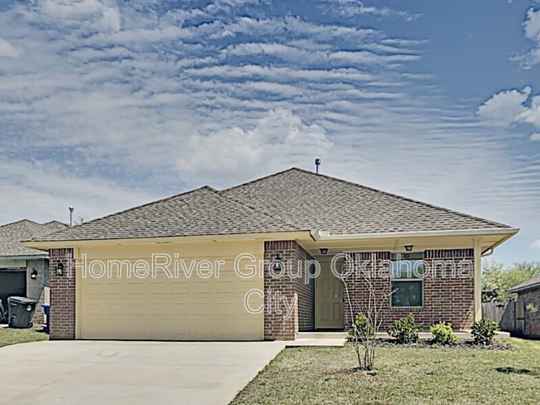 Primary Photo - 210 St Charles Way