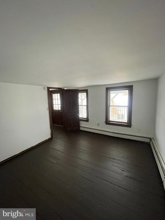 Building Photo - 727 Walnut St