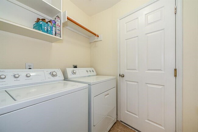 Building Photo - 11830 Hueco Tanks Dr
