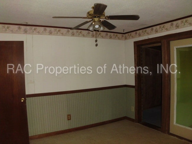Building Photo - 133 Fairfield Cir
