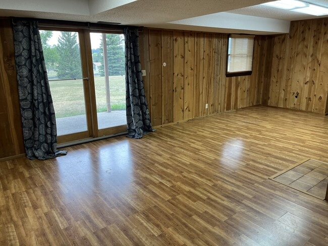 Building Photo - 10225 SD-44
