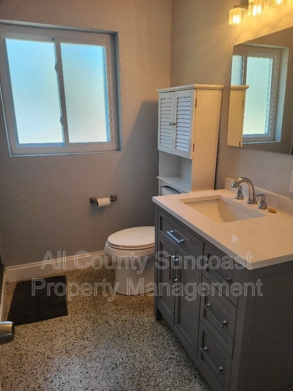 Building Photo - 2008 59th St S