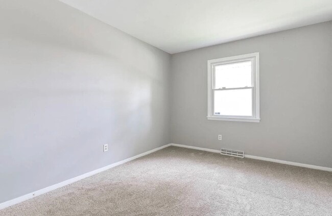 Building Photo - Charming 5 Bedroom/3 Bathroom Home with Large Finished Basement in Catonsville, MD!