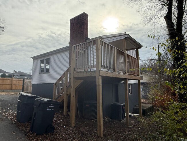 Building Photo - 221 Taylor St