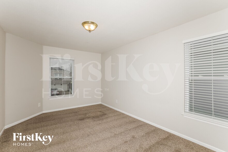 Building Photo - 15490 Gallow Ln