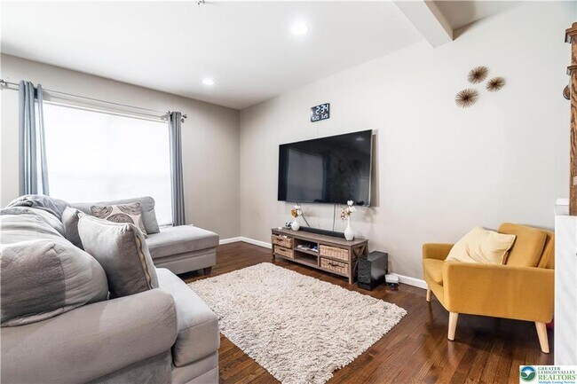 Building Photo - 5136 Dogwood Trail