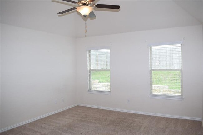 Building Photo - 2013 Pitkin Dr