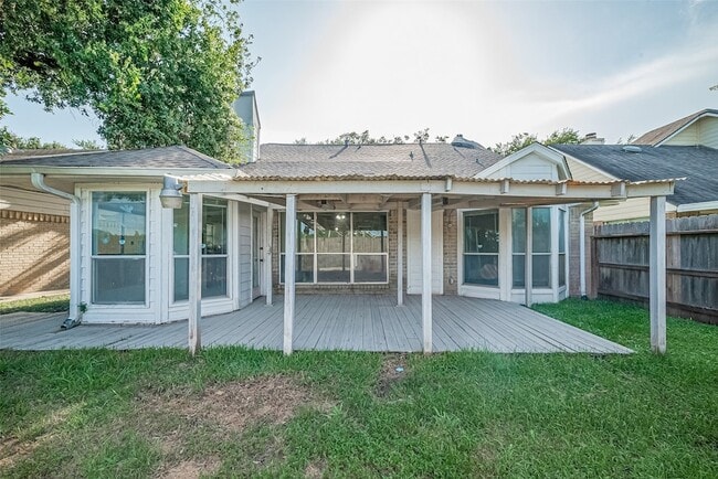 Building Photo - 2107 Creekshire Dr