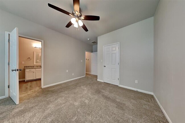 Building Photo - 6602 Albion Cresent Dr