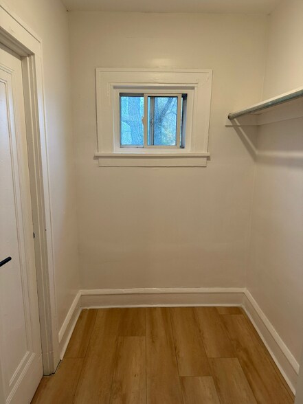 Building Photo - 1384 W 83rd St
