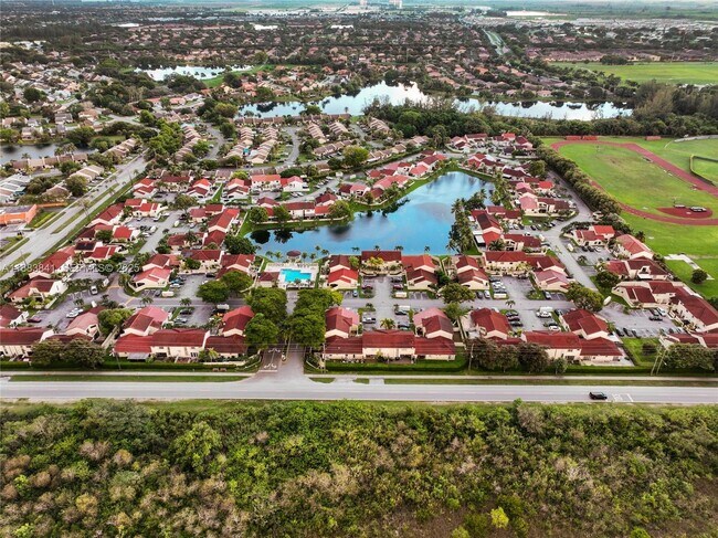 Building Photo - 3208 San Remo Cir