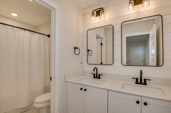 Building Photo - 312 Sumac Trail