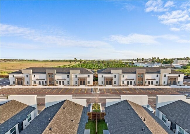 Building Photo - 23 Vanessa Ln