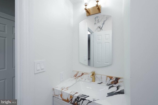 Building Photo - 3332 Dent Pl NW