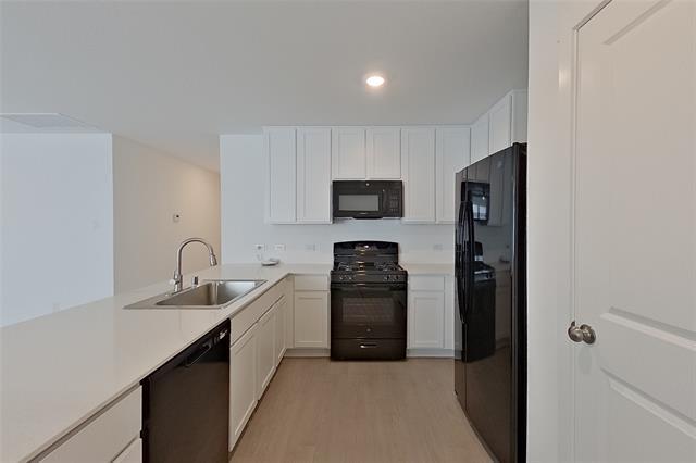 Building Photo - 827 Ginkgo Wy