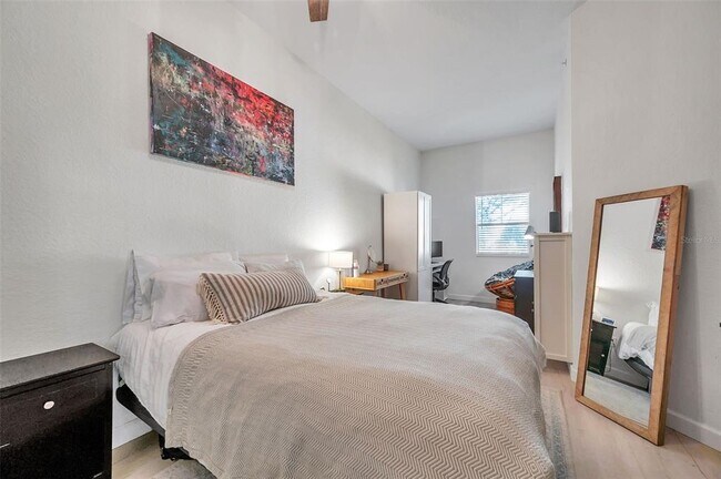 Building Photo - 520 S Armenia Ave