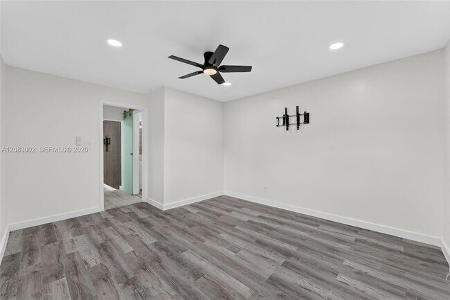 Building Photo - 1664 SW 28th Ave
