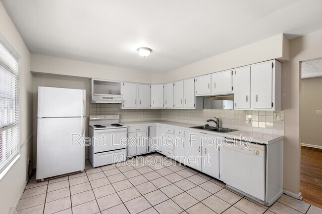 Building Photo - 1138 Gainesway Dr
