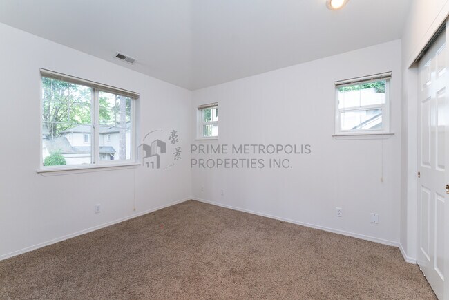 Building Photo - 9808 NE 130th Pl