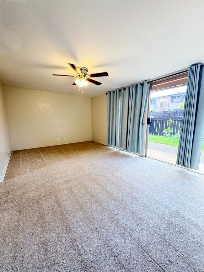 Building Photo - Partly Furnished 3-Bedroom, 2.5 Bath Townhouse at Kaholo Hale.  Pets Okay!