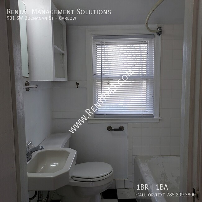 Building Photo - 901 SW Buchanan St