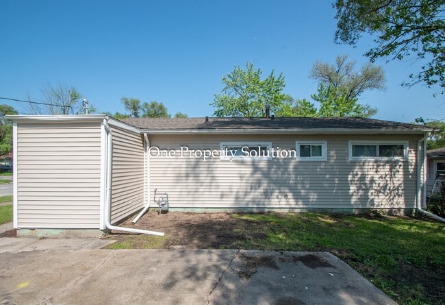 Building Photo - 2144 Wright St