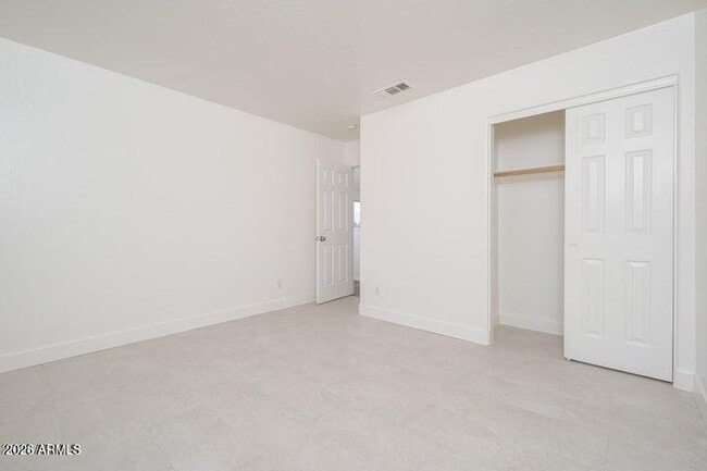 Building Photo - 26515 N 67th Dr