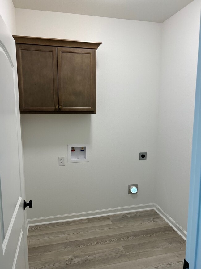 Building Photo - 41352 Rosewood Ln